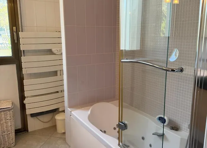 Apartment Proximite - Jacuzzi - Toit Terrasse - 4 Prs Saint-Raphaël